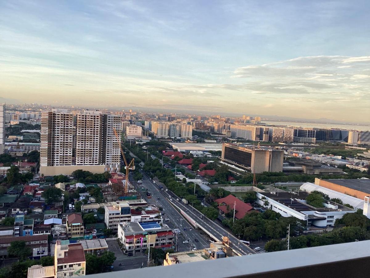 Coast Stay By J 40Th Floor Penthouse Манила Экстерьер фото
